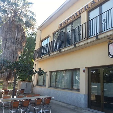 Hostal Torremirona Сальт Экстерьер фото